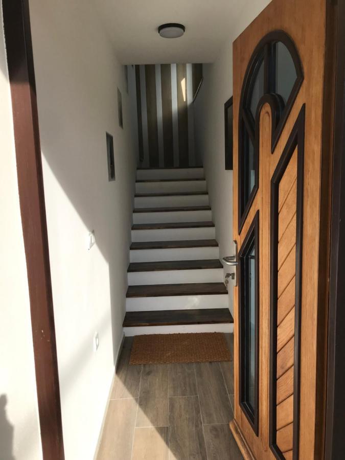 Apartments Jelka Banjol Екстер'єр фото