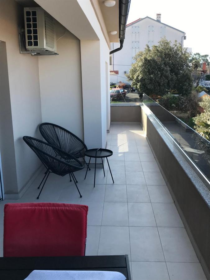 Apartments Jelka Banjol Екстер'єр фото