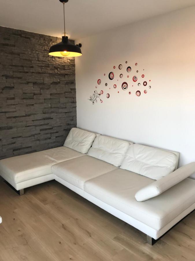 Apartments Jelka Banjol Екстер'єр фото