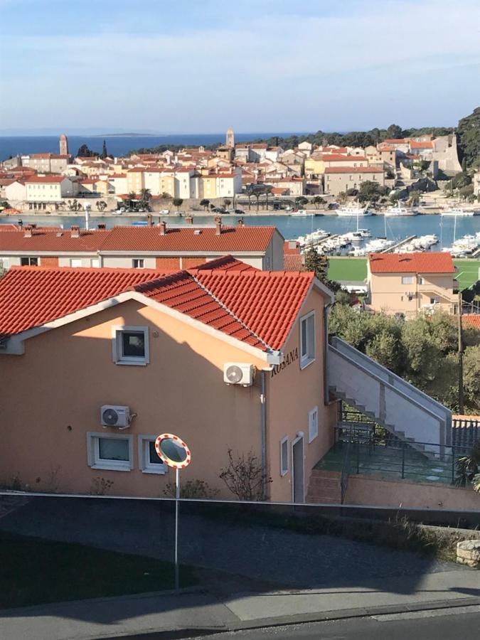 Apartments Jelka Banjol Екстер'єр фото
