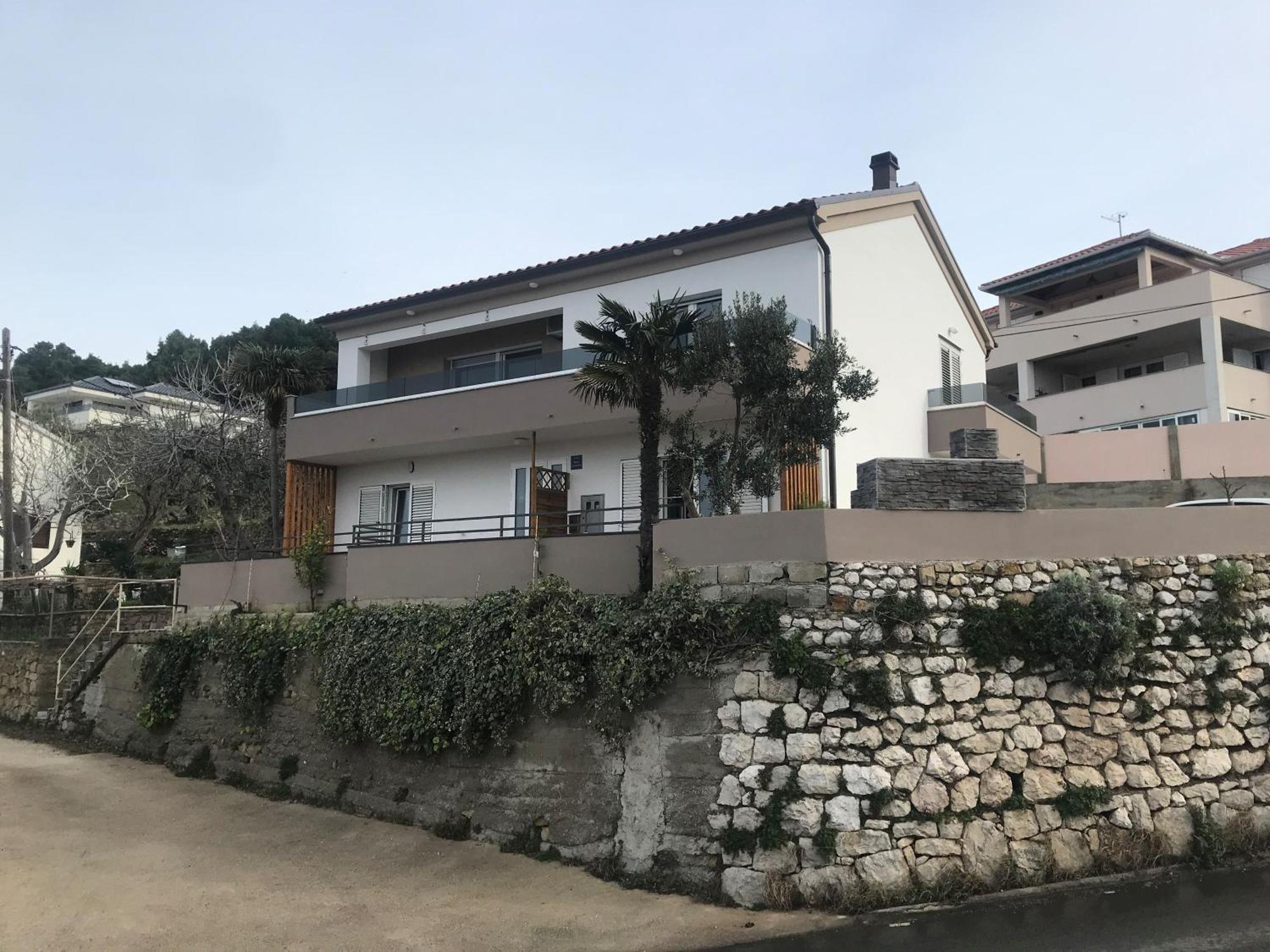 Apartments Jelka Banjol Екстер'єр фото