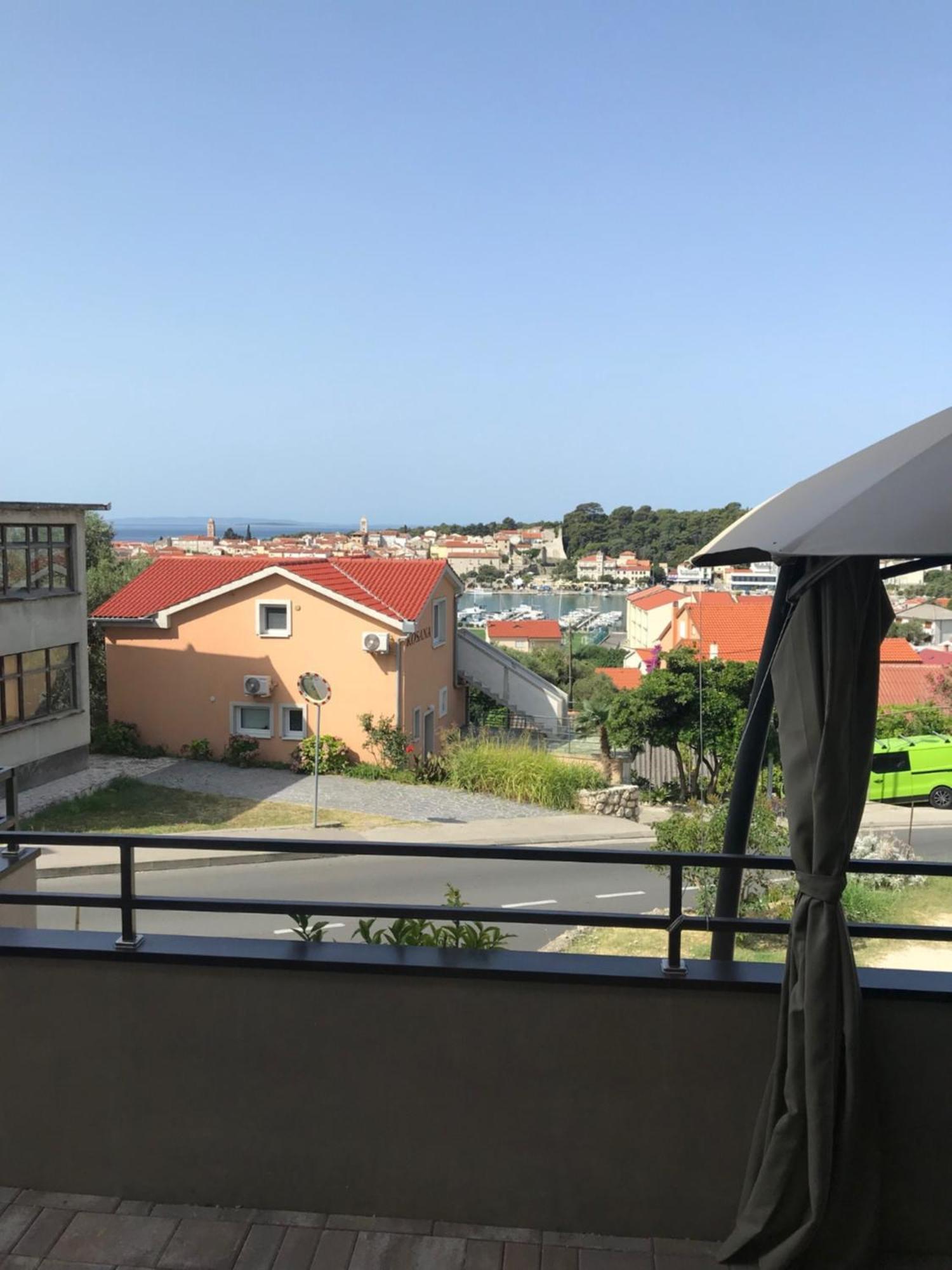 Apartments Jelka Banjol Екстер'єр фото