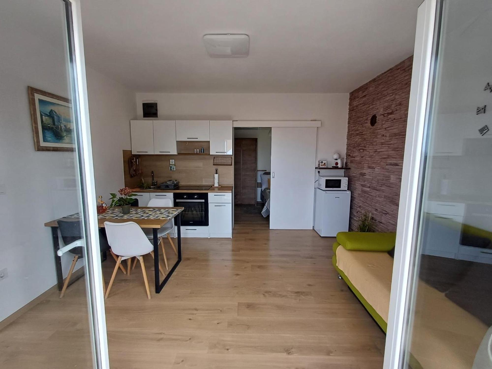 Apartments Jelka Banjol Екстер'єр фото