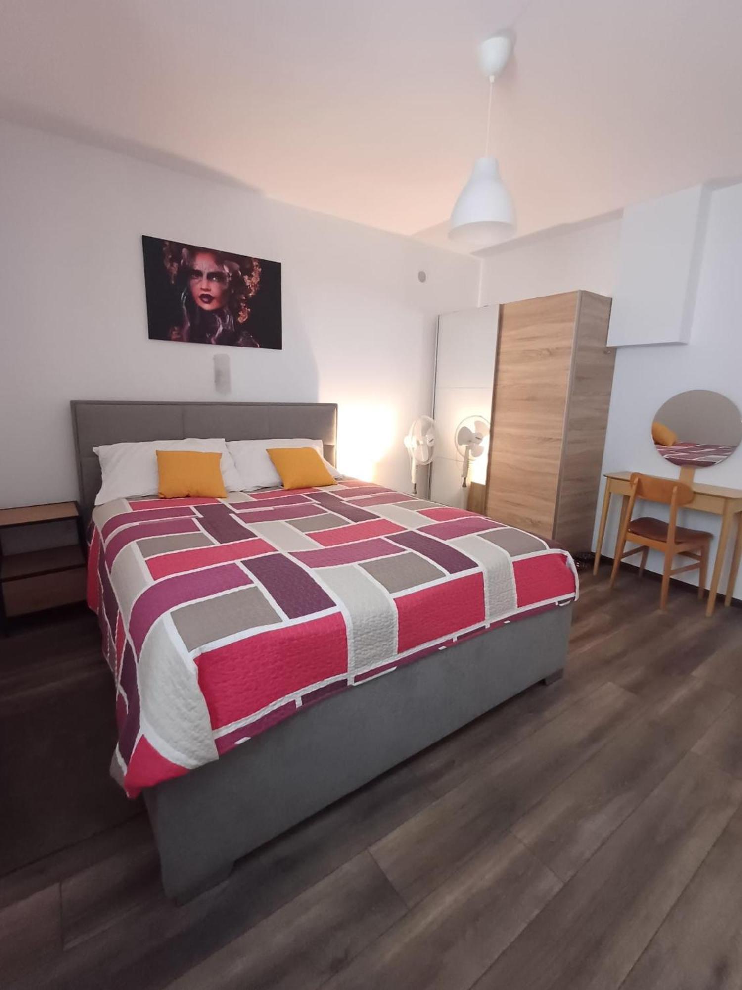 Apartments Jelka Banjol Екстер'єр фото