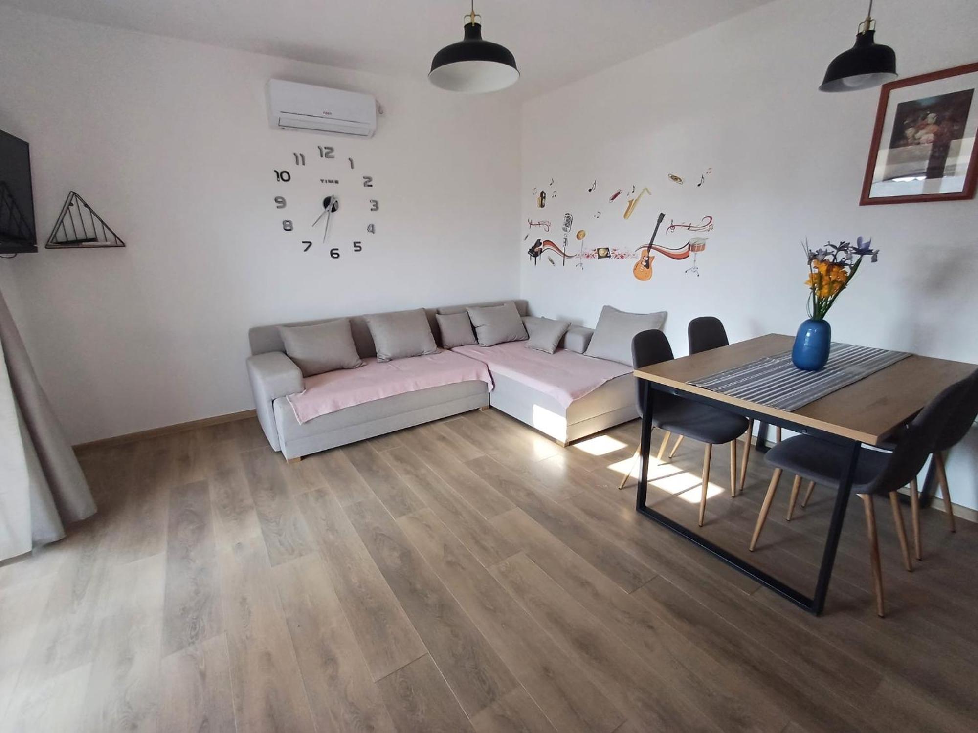 Apartments Jelka Banjol Екстер'єр фото